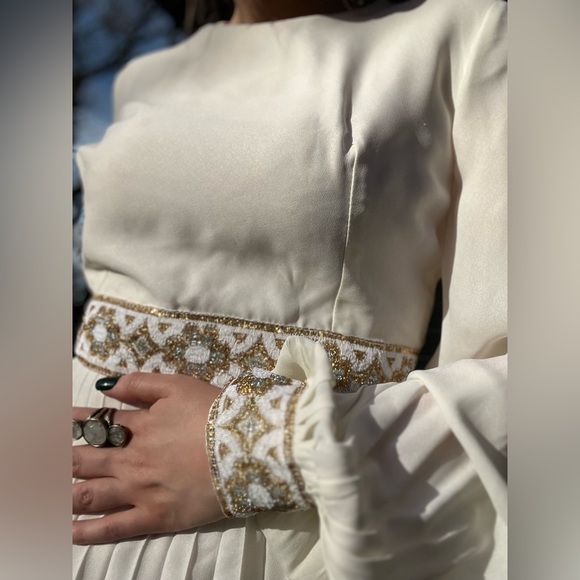 Authentic Late 60’s Early 70’s Vintage White Pleated Dress - Picture 7 of 13